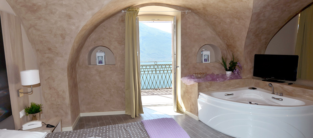 Camere Nell Hotel A Tre Stelle Miralago In Tremosine